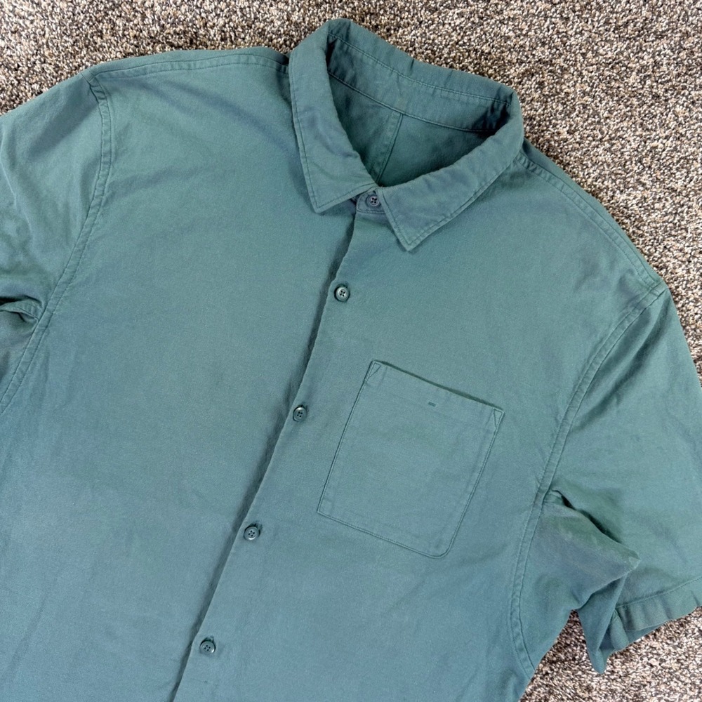Lululemon Mens XL Short Sleeve Button Down Shirt‎ Teal Green Chest Pocket READ